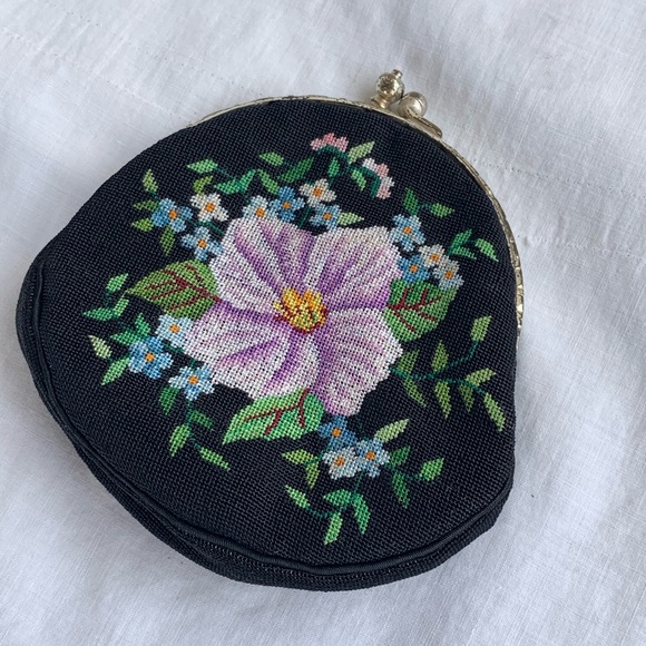 Handbags - Vintage Floral Coin Purse